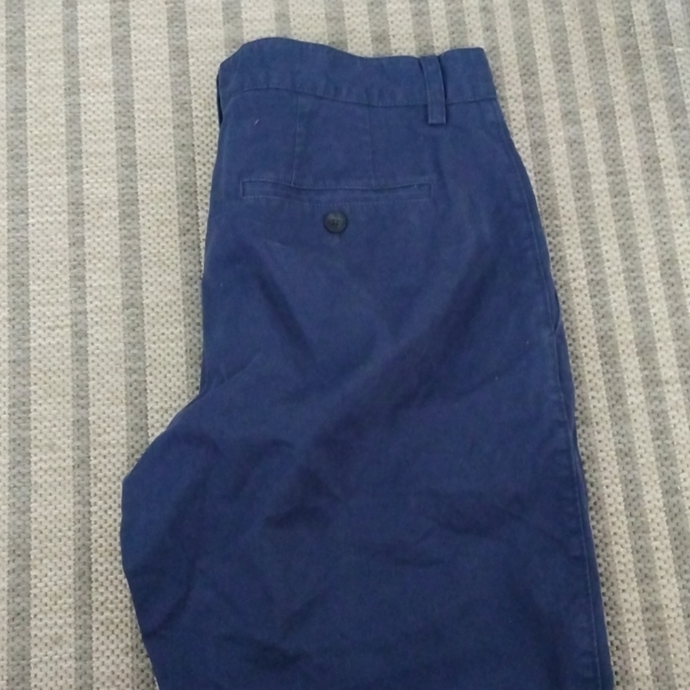 Shorts - Picture 2 of 3